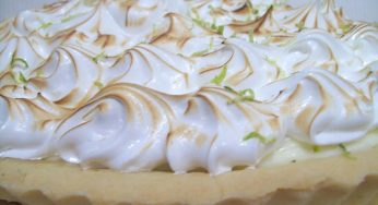 TORTA DE LIMÃO COM MERENGUE