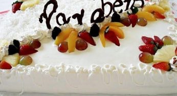 BOLO DE ANIVERSÁRIO DE MORANGO