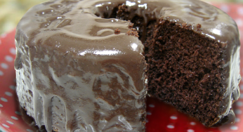 BOLO DE CHOCOLATE DIVINO